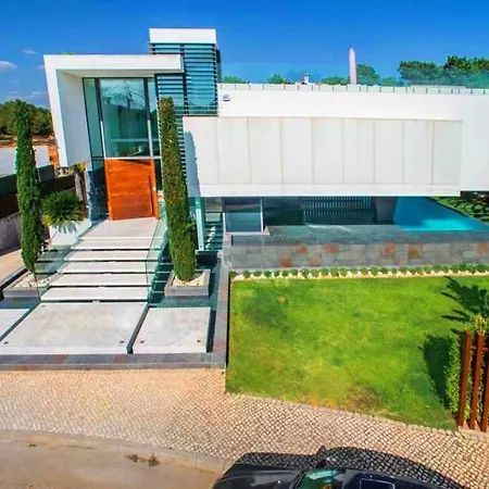 Quinta Do Lago Sleeps 8 Pool Air Con T480172 Almancil
